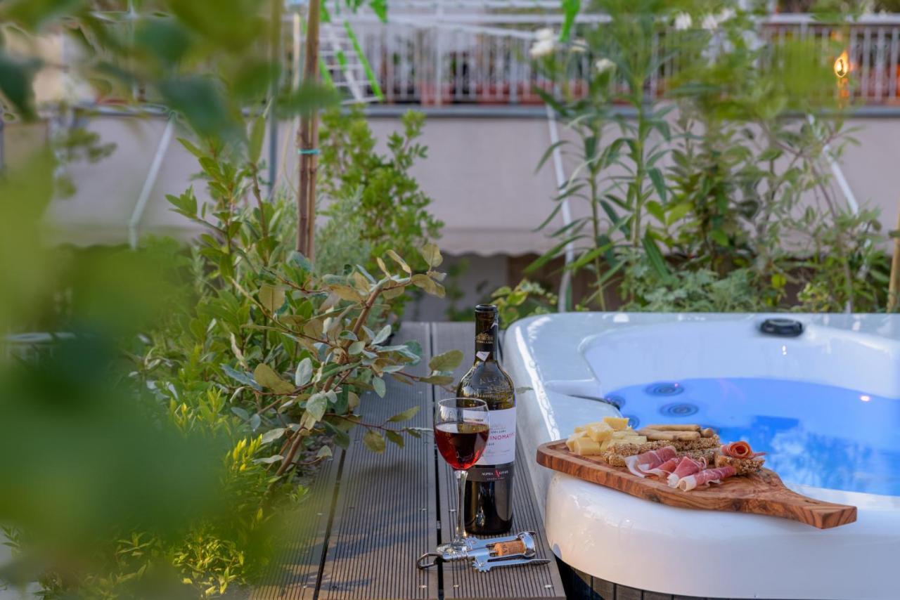 Meno Suite With Private Terrace - Jaccuzzi, Acropolis View Афіни Екстер'єр фото